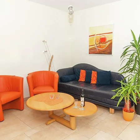 Modern In Mehlis With Private Lawn Apartman *
